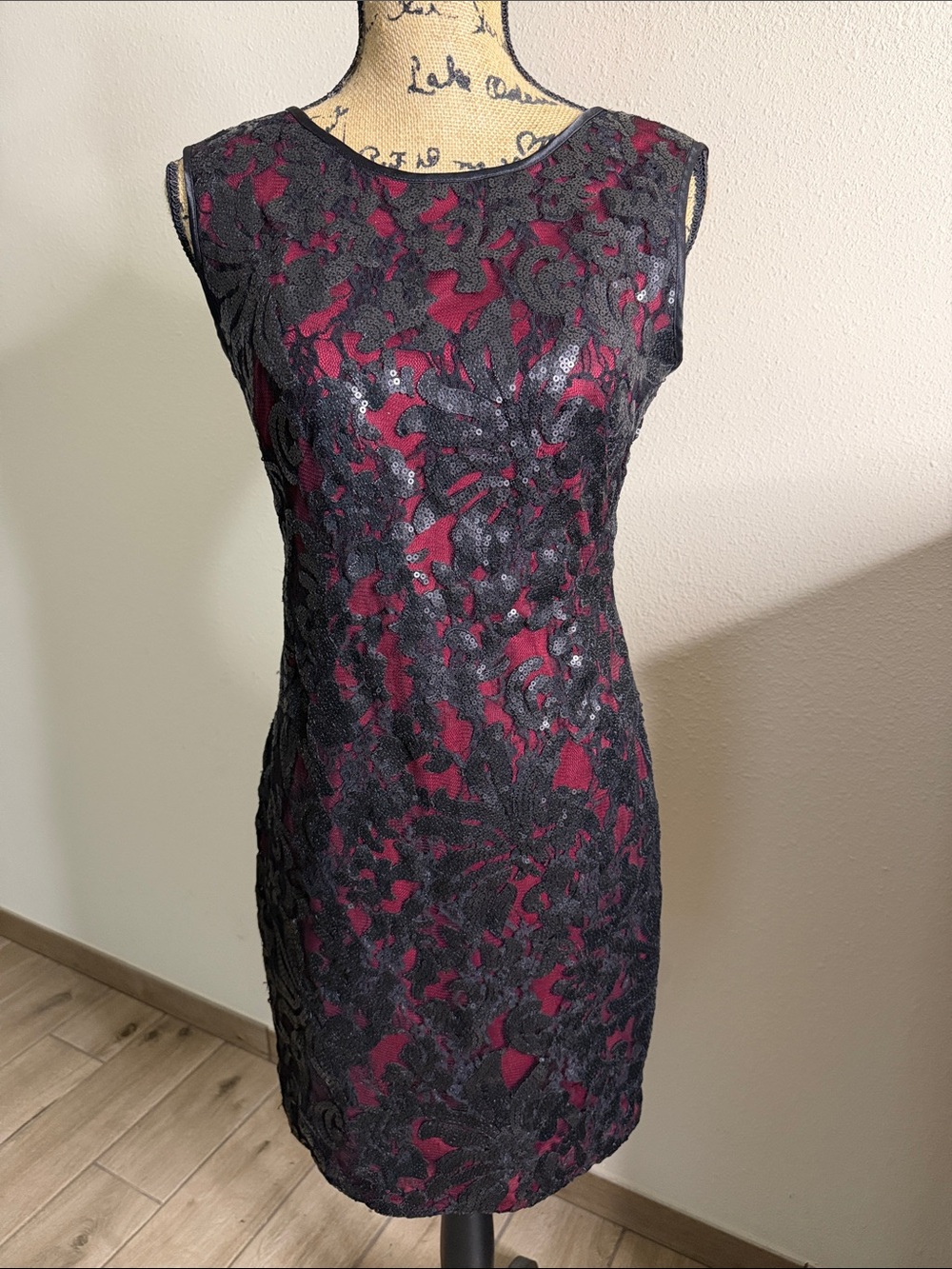 CACHE Sleeveless Black Lace Overlay Dress with Wine Underlay ❤️